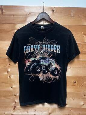 Grave Digger Racing Monster Truck Kill Devil Hills NC Graphic T-Shirt Small